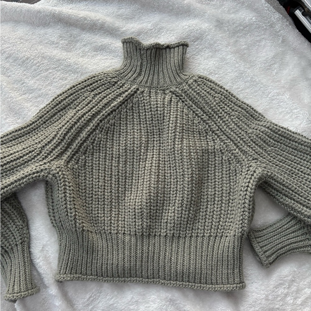 H&M Olive Ribbed Turtleneck Sweater